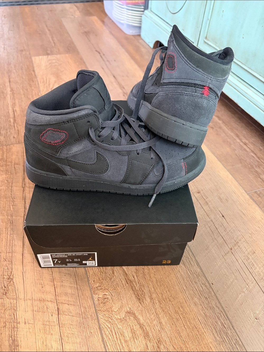 Jordan 1 Mid SE Craft (GS) - Y7 Dark Smoke/Black/Red Like New
